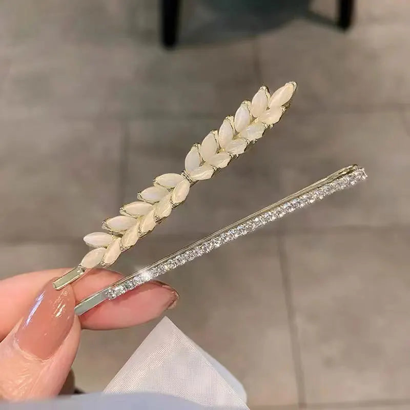 The Min-Ji Floral Bobby Pins white and silver