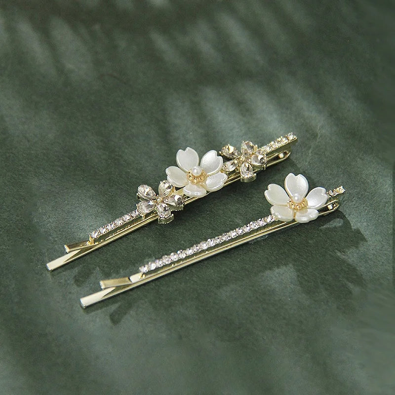 The Min-Ji Floral Bobby Pins silver