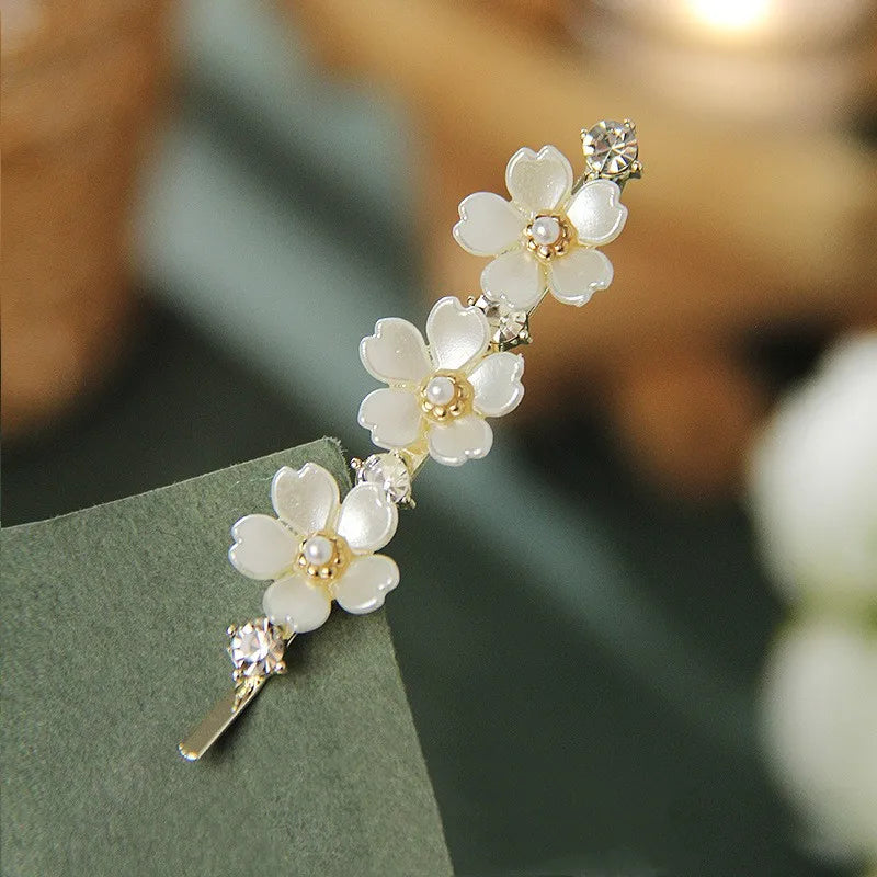 The Min-Ji Floral Bobby Pins white and silver