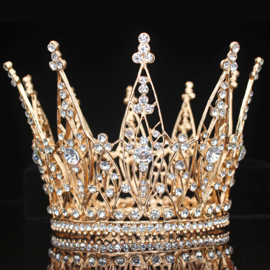 Tiara y corona de ballet en oro y cristal.