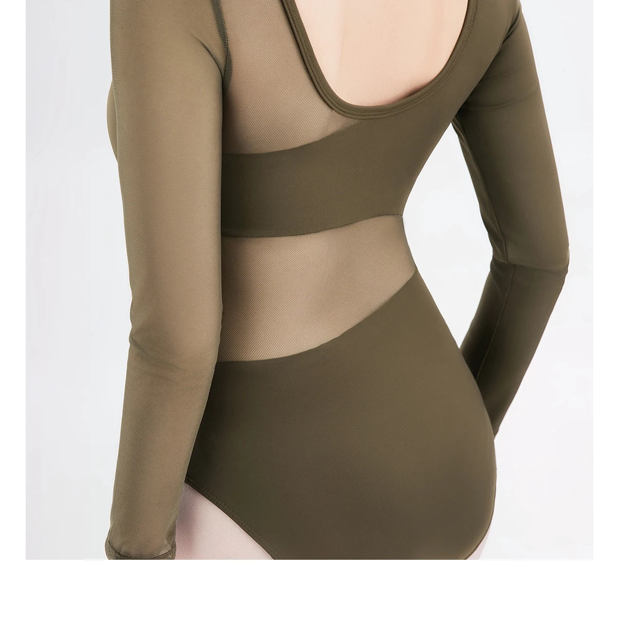 Olivgrüner Balletttrikot mit Netzeinsätzen auf weißem Hintergrund