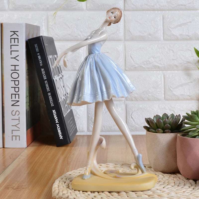 figurine de danseuse de ballet bleue
