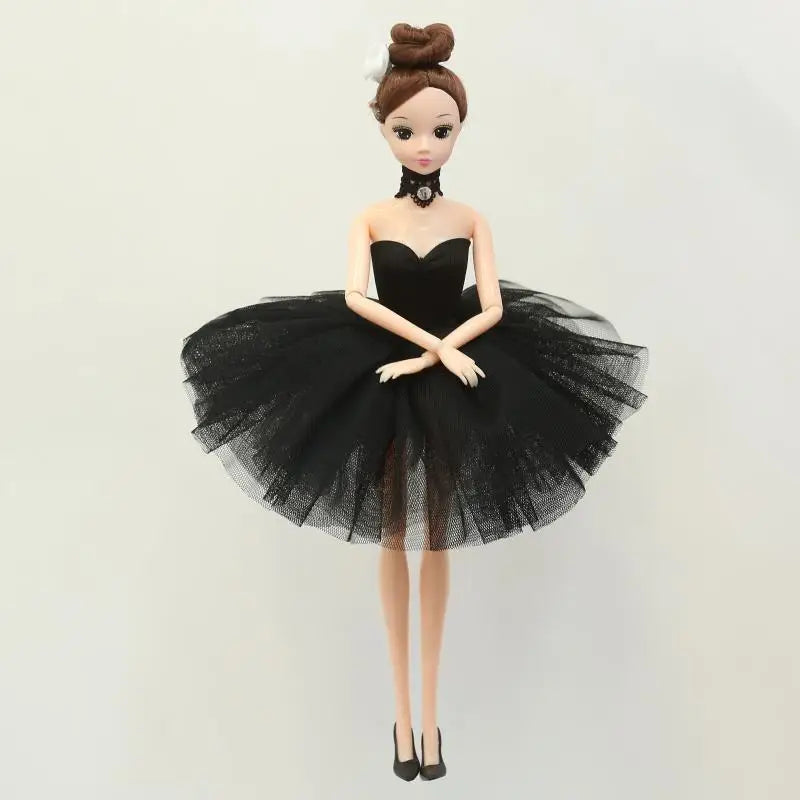 Ballerina-Puppe im schwarzen Tutu