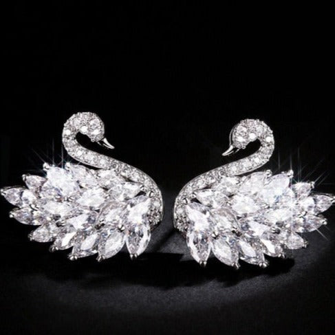 Brincos de cisne de cristal – Joias elegantes de balé – Panache Ballet Boutique